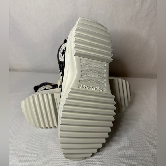 Converse Womens Run Star Hike High Top Women’s 9.5 Black Floral Metallic - Picture 5 of 8